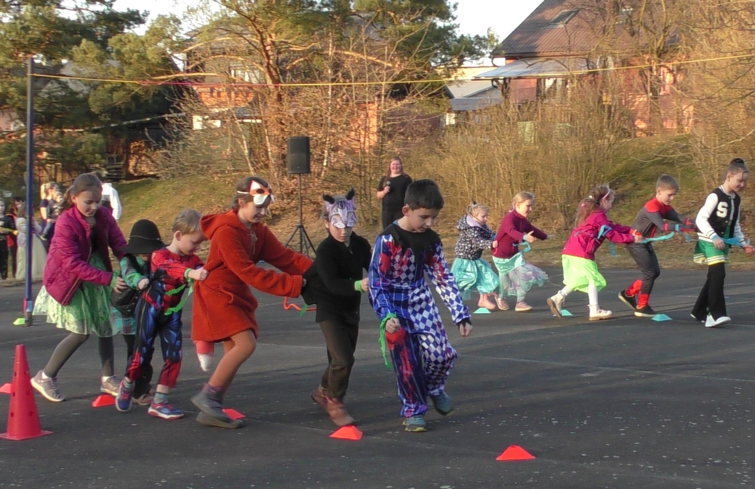Děstský karneval a sousedský ples